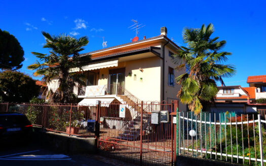 Bonate Sopra Quadrilocale semi indipendente