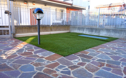 Bonate Sopra Signorile bilocale in villa con giardino privato