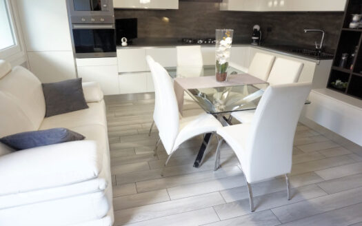 Bonate Sopra Signorile bilocale in villa con giardino privato