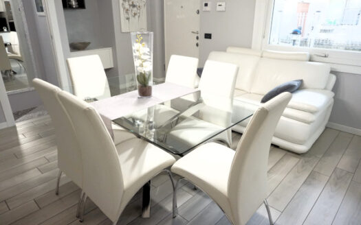 Bonate Sopra Signorile bilocale in villa con giardino privato