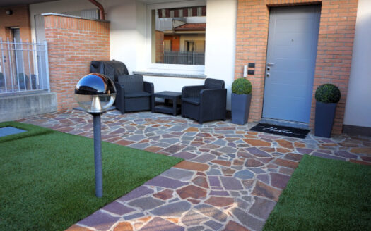 Bonate Sopra Signorile bilocale in villa con giardino privato