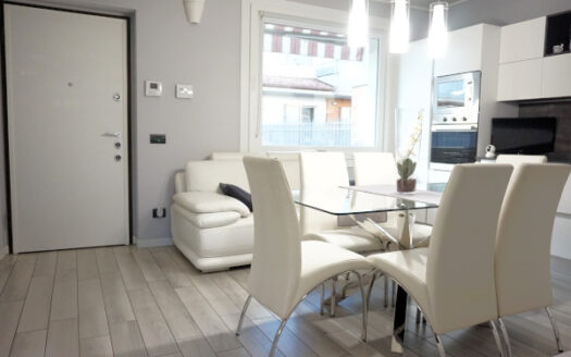 Bonate Sopra Signorile bilocale in villa con giardino privato