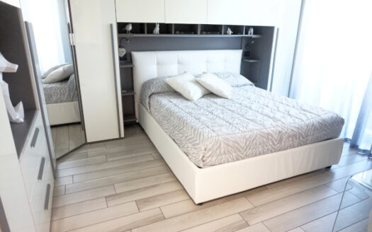 Bonate Sopra Signorile bilocale in villa con giardino privato