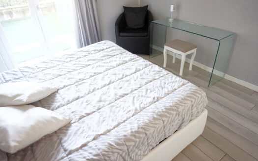 Bonate Sopra Signorile bilocale in villa con giardino privato