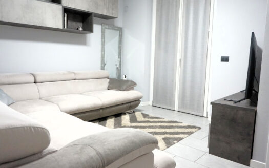 Bonate Sopra Signorile bilocale in villa con giardino privato