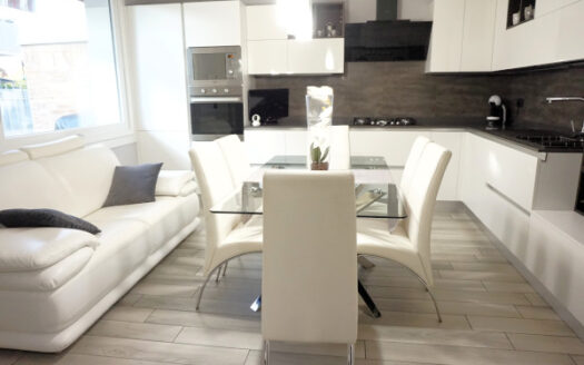 Bonate Sopra Signorile bilocale in villa con giardino privato