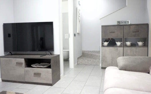 Bonate Sopra Signorile bilocale in villa con giardino privato