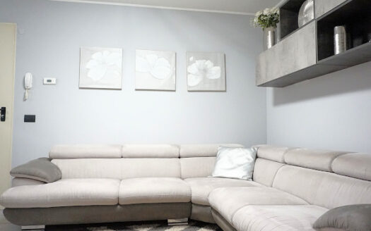 Bonate Sopra Signorile bilocale in villa con giardino privato