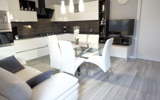 Bonate Sopra Signorile bilocale in villa con giardino privato