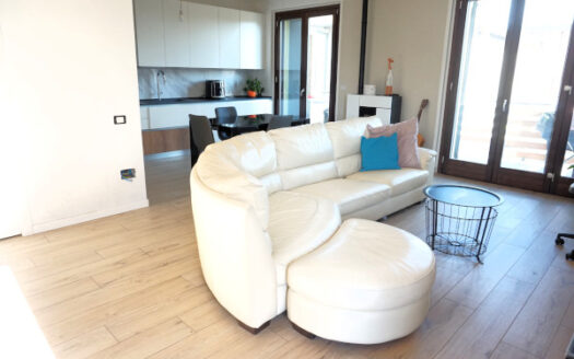 Bonate Sopra Splendido trilocale in villa con mansarda