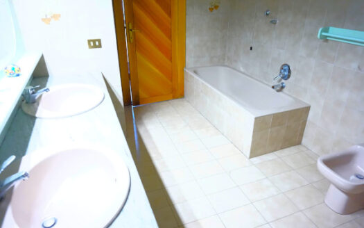 Chignolo d’Isola Introvabile pentalocale di 150mq con terrazzo vivibile di ben 85mq