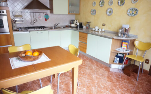 Calusco d’Adda – Ampio quadrilocale con giardino