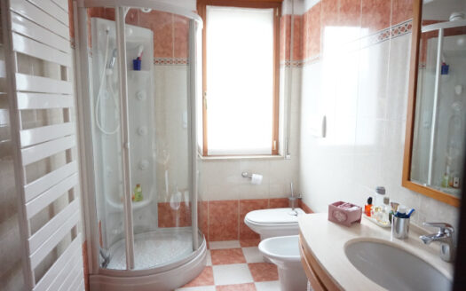 Calusco d’Adda – Ampio quadrilocale con giardino