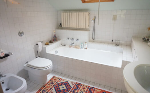 Calusco d’Adda – Ampio quadrilocale con giardino