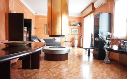 Calusco d’Adda – Ampio quadrilocale con giardino