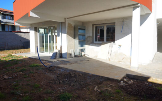 Bonate Sotto Quadrilocale di Testa con Giardino Privato