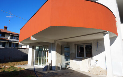 Bonate Sotto Quadrilocale di Testa con Giardino Privato