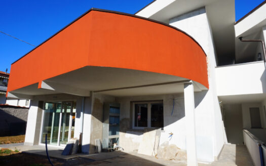 Bonate Sotto Quadrilocale di Testa con Giardino Privato