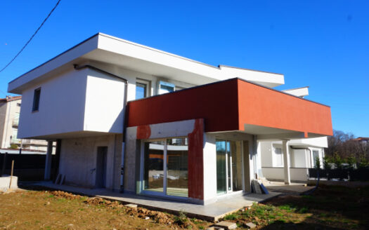 Bonate Sotto Quadrilocale di Testa con Giardino Privato