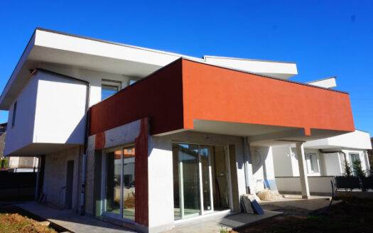 Bonate Sotto Quadrilocale di Testa con Giardino Privato