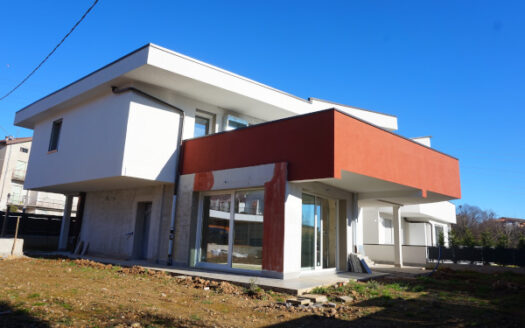 Bonate Sotto Quadrilocale di Testa con Giardino Privato