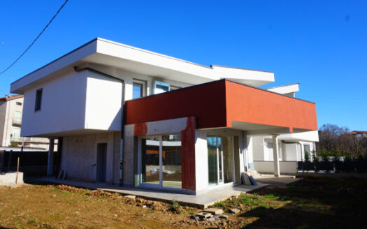 Bonate Sotto Quadrilocale di Testa con Giardino Privato