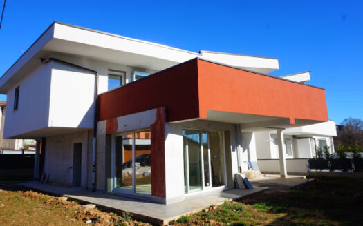 Bonate Sotto Quadrilocale di Testa con Giardino Privato