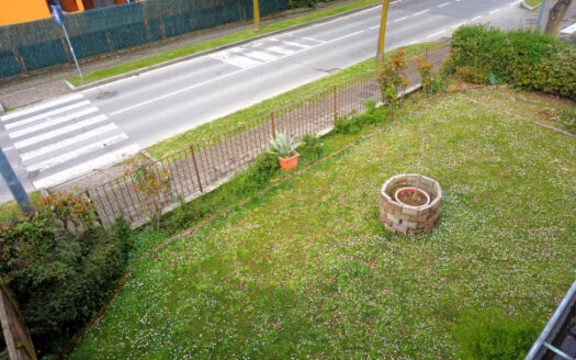 TERNO D’ISOLA Trilocale con Mansarda e Giardino Privato