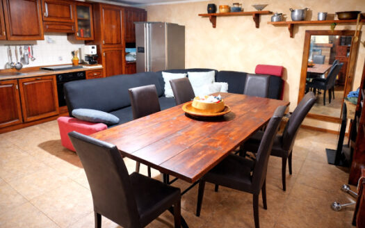 TERNO D’ISOLA Trilocale con Mansarda e Giardino Privato