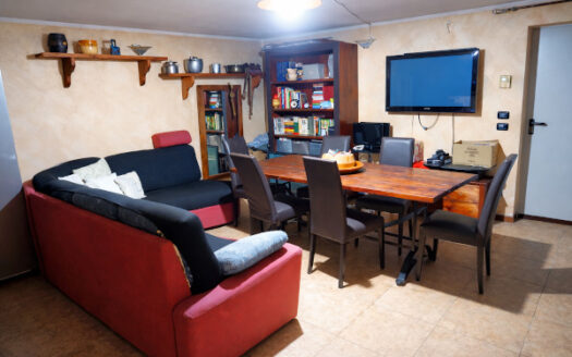 TERNO D’ISOLA Trilocale con Mansarda e Giardino Privato