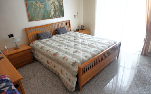 TERNO D’ISOLA Trilocale con Mansarda e Giardino Privato