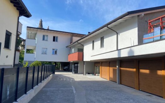 Bonate Sotto Quadrilocale di Testa con Giardino Privato