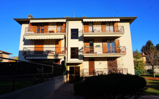 Mozzo- Splendido trilocale con cantina e ampio box
