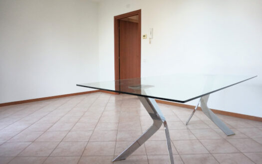 Madone Bilocale in villa con ampio giardino privato e box
