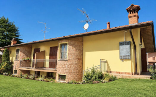 Bonate Sopra Splendida porzione di villa bifamiliare