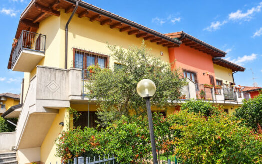 Terno d’Isola Bilocale in villa con giardino privato