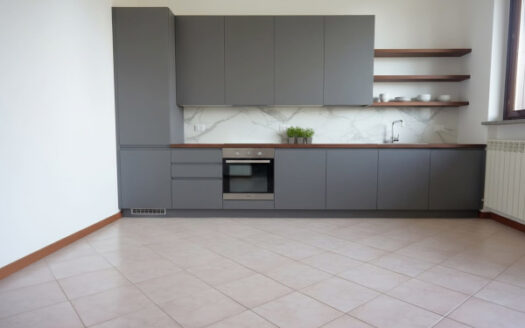 Madone Bilocale in villa con ampio giardino privato e box