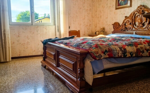 Torre Boldone-Ampio quadrilocale con giardino privato e box!