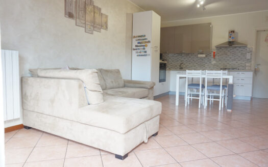 Bonate Sotto Bilocale con ingresso indipendente, giardino, cantina e box grande