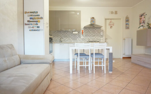 Bonate Sotto Bilocale con ingresso indipendente, giardino, cantina e box grande