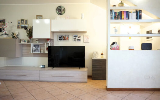 Bonate Sotto Bilocale con ingresso indipendente, giardino, cantina e box grande