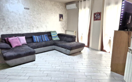 Terno d’Isola Appartamento di 75 mq con giardino privato, cantina e box doppio