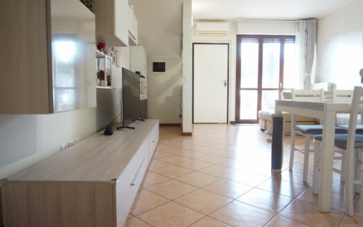 Bonate Sotto Bilocale con ingresso indipendente, giardino, cantina e box grande