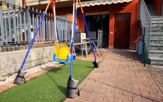 Bonate Sotto Bilocale con ingresso indipendente, giardino, cantina e box grande