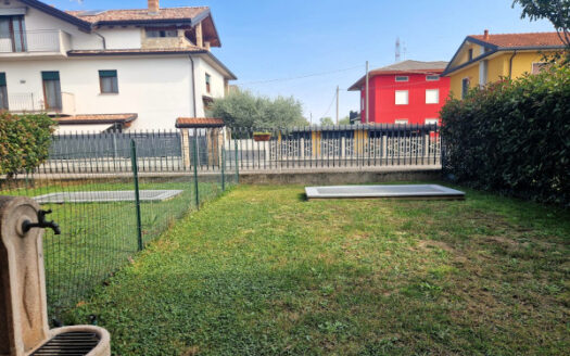 Bonate Sotto Bilocale con ingresso indipendente, giardino, cantina e box grande