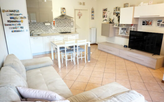 Bonate Sotto Bilocale con ingresso indipendente, giardino, cantina e box grande