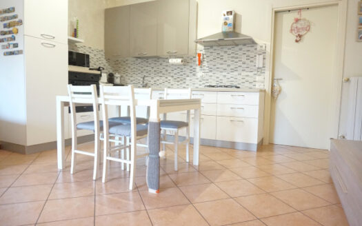 Bonate Sotto Bilocale con ingresso indipendente, giardino, cantina e box grande